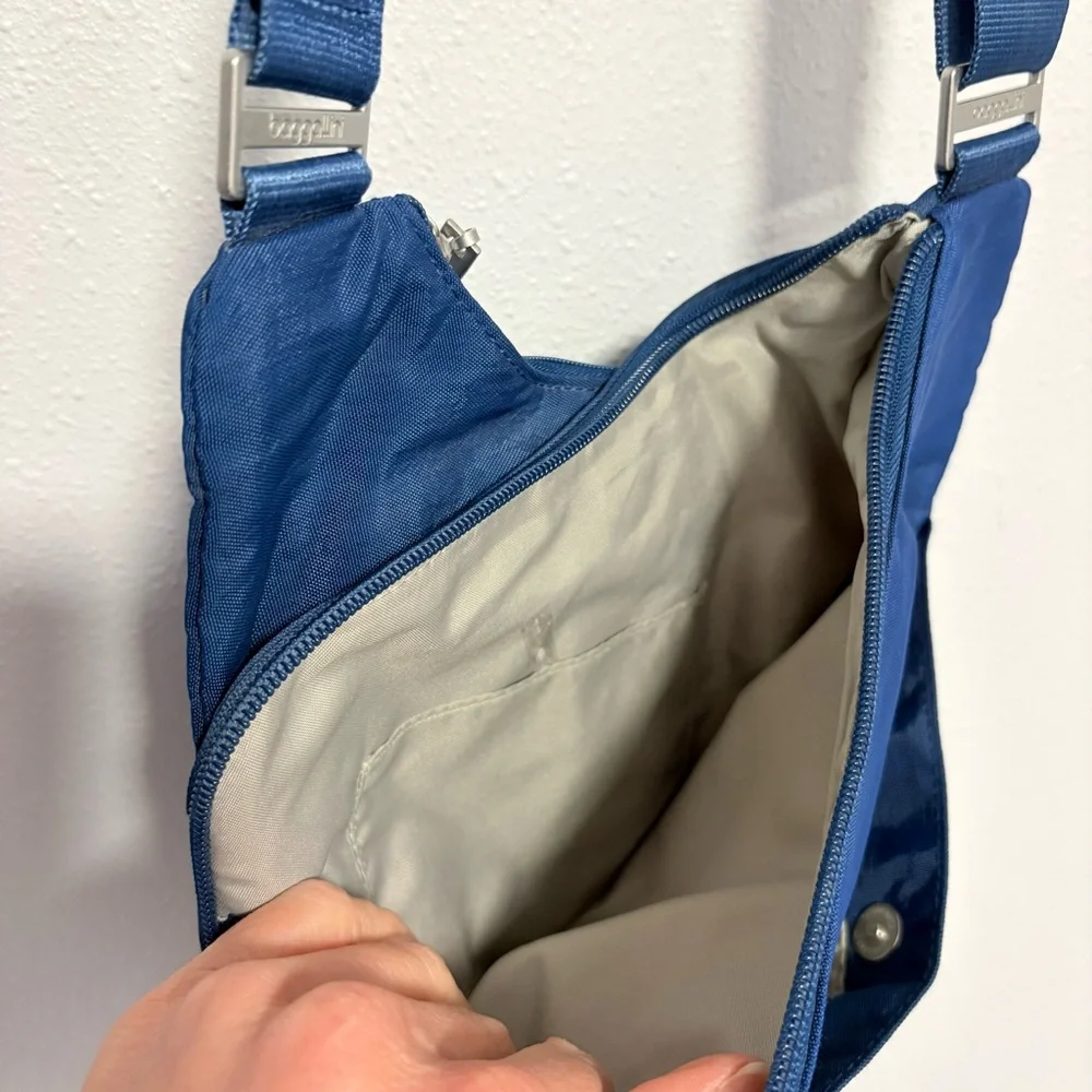 Baggallini Criss Cross Crossbody Bag – Pacific Blue – Utility Chic / Gorpcore